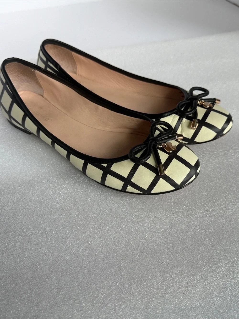 KATE SPADE New York Willa Bow Ballet Flats Ivory Black Leather Size 6 Women’s